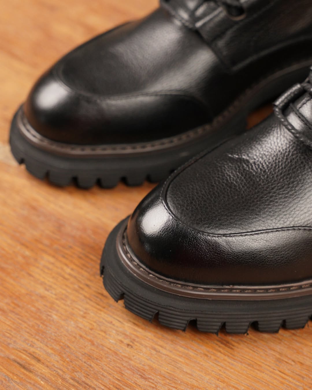 Best-selling men's leather casual shoes