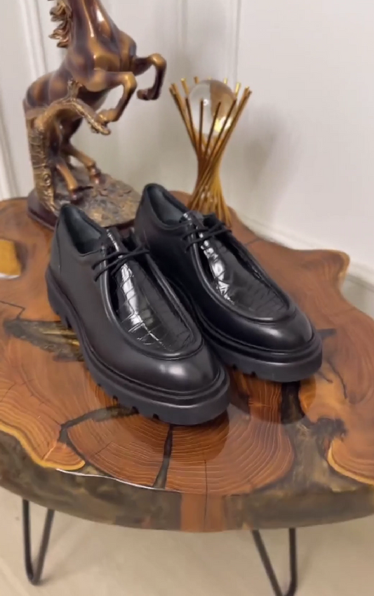 Lace-up shoe in smooth calfskin