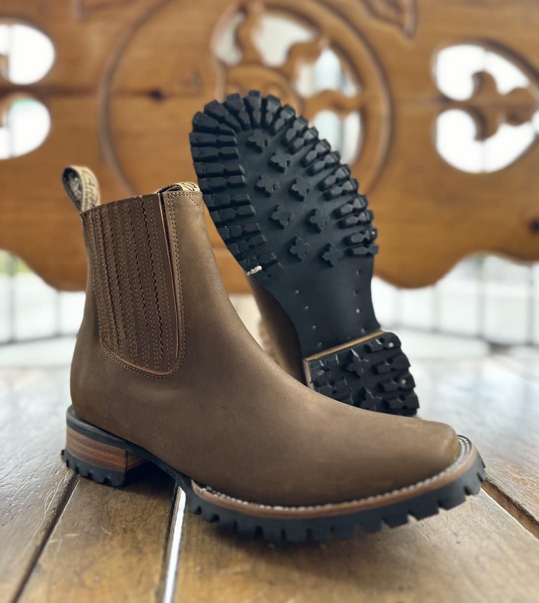 Truck sole cowhide boot