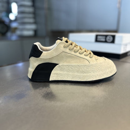 New suede casual sneakers