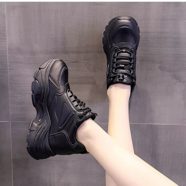 Casual thick-soled sneakers