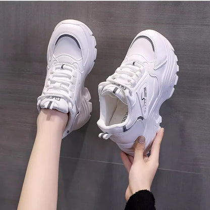 Casual thick-soled sneakers