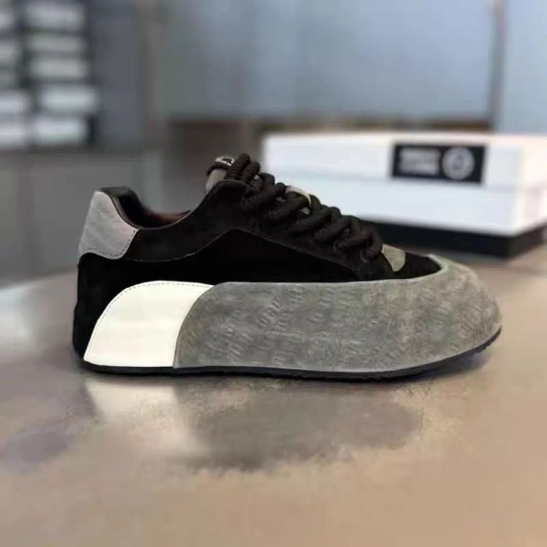 New suede casual sneakers