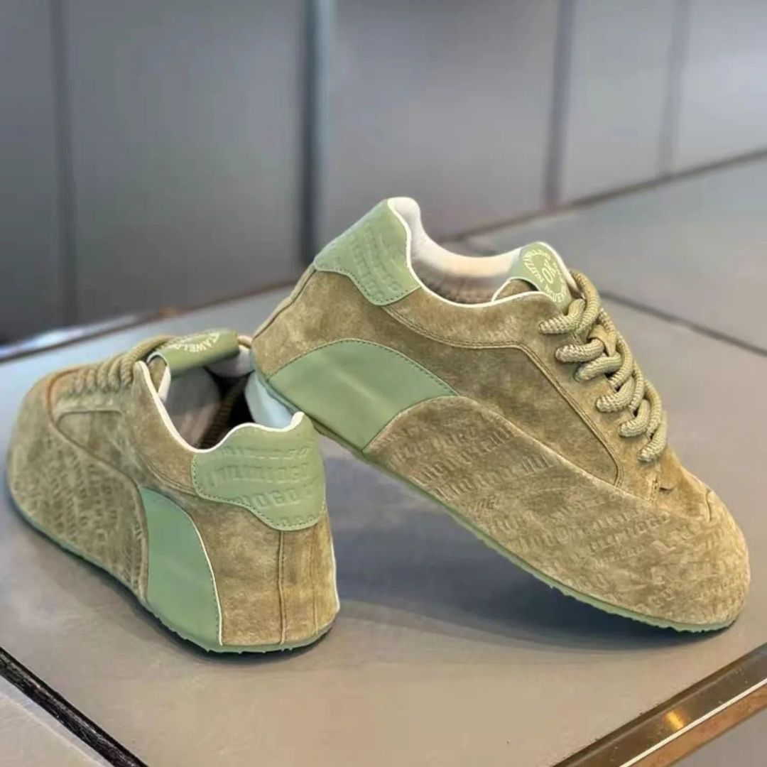 New suede casual sneakers