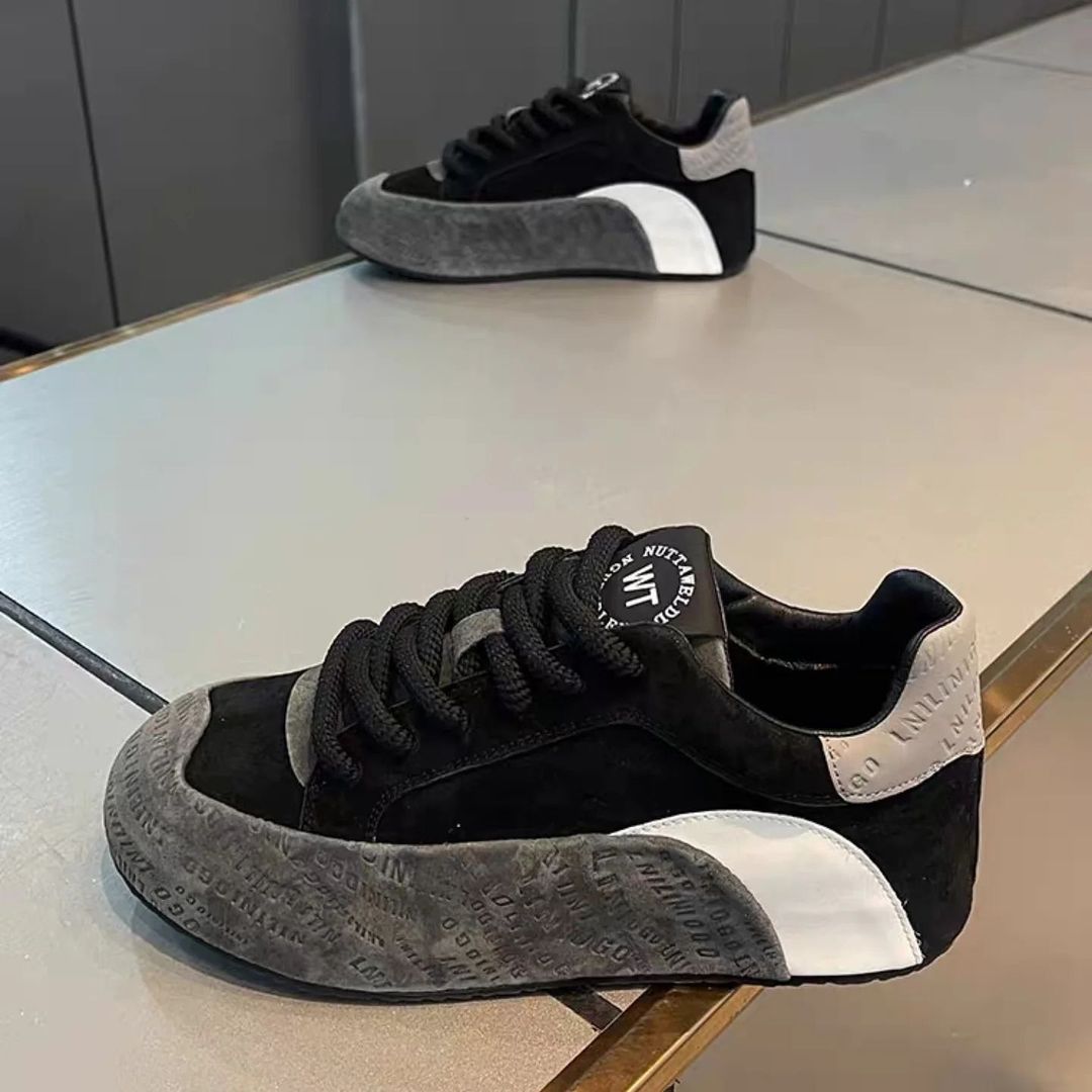 New suede casual sneakers