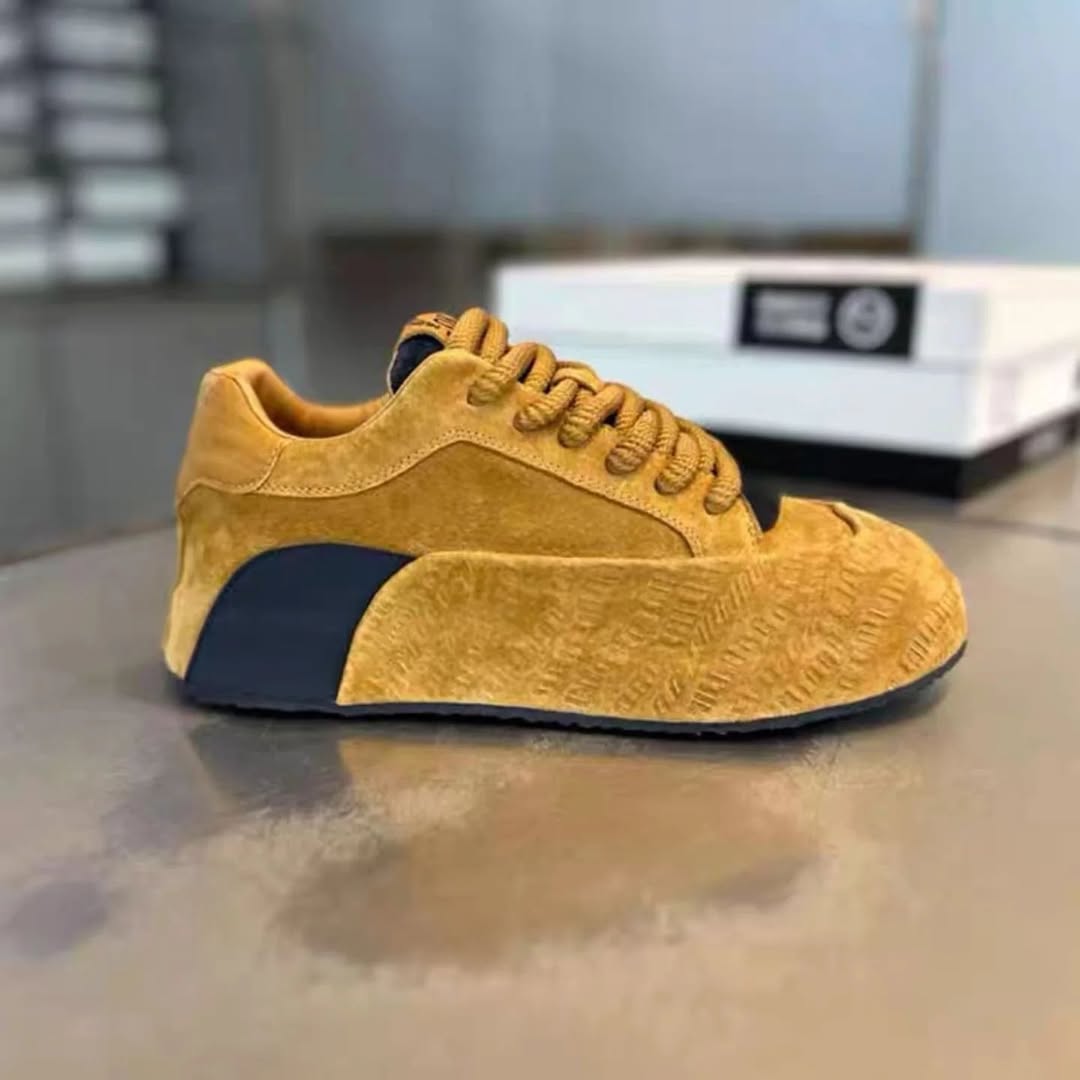 New suede casual sneakers