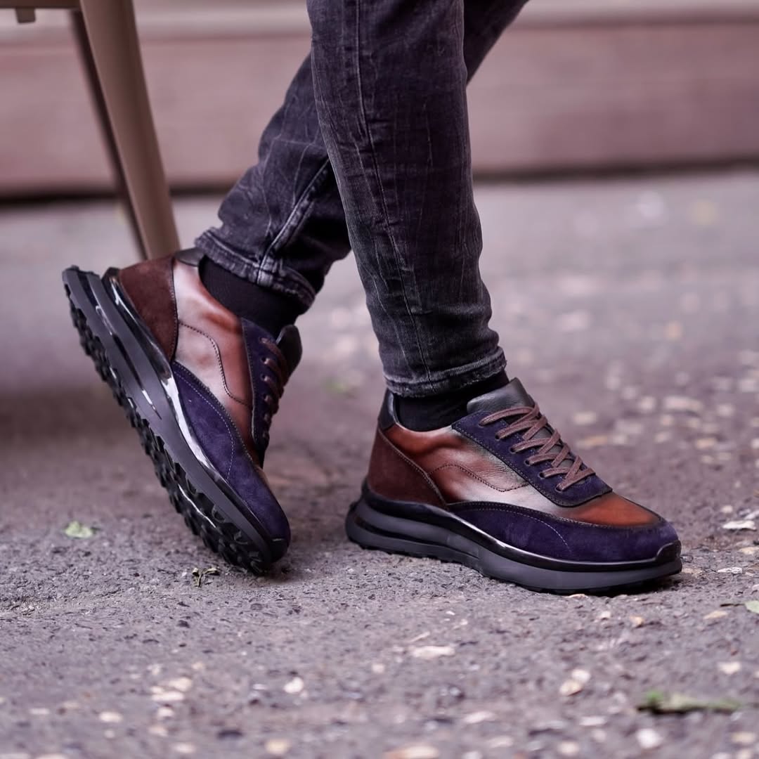 Men's brown leather sneakers