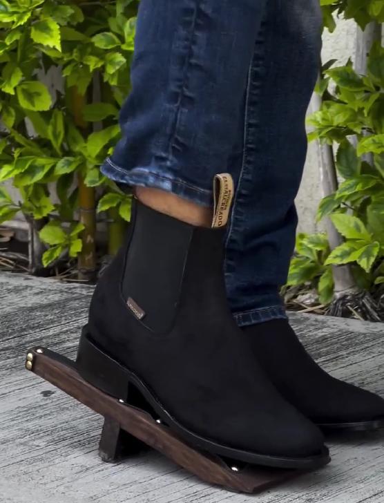 Duba boot made of original PE600 leather